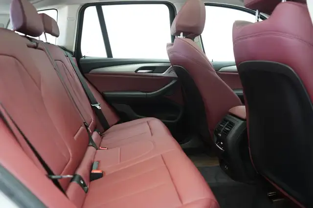BMW X3 view 9