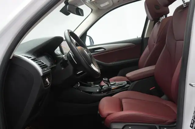 BMW X3 view 10