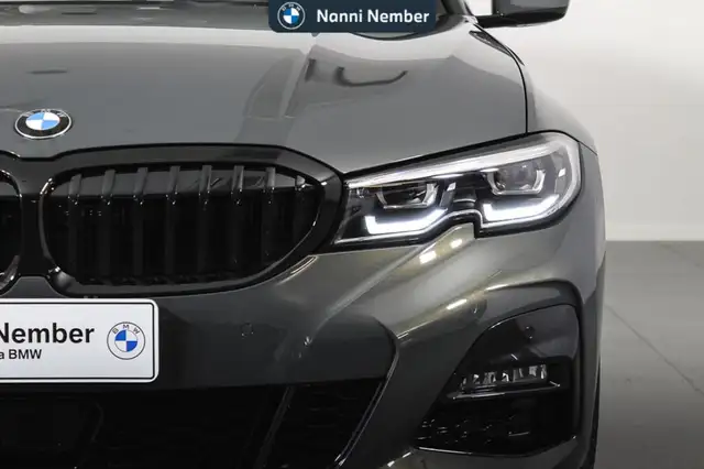 BMW 3 Series view 5