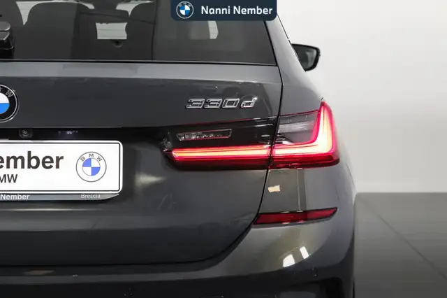 BMW 3 Series view 6