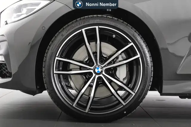 BMW 3 Series view 7