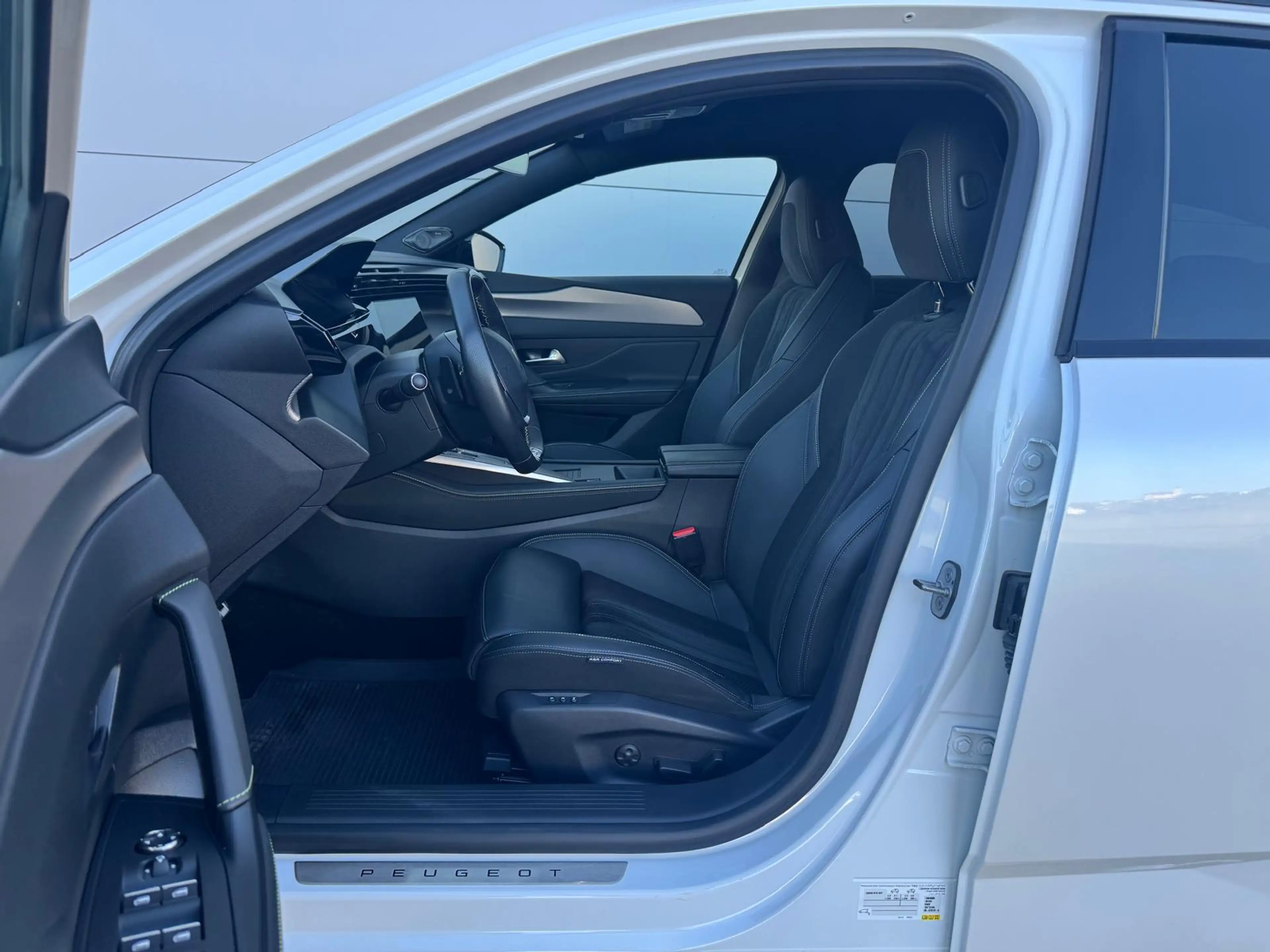 Peugeot 308 308 1.2 PureTech 130 SW GT Pack **GARANTIE** — photo 8