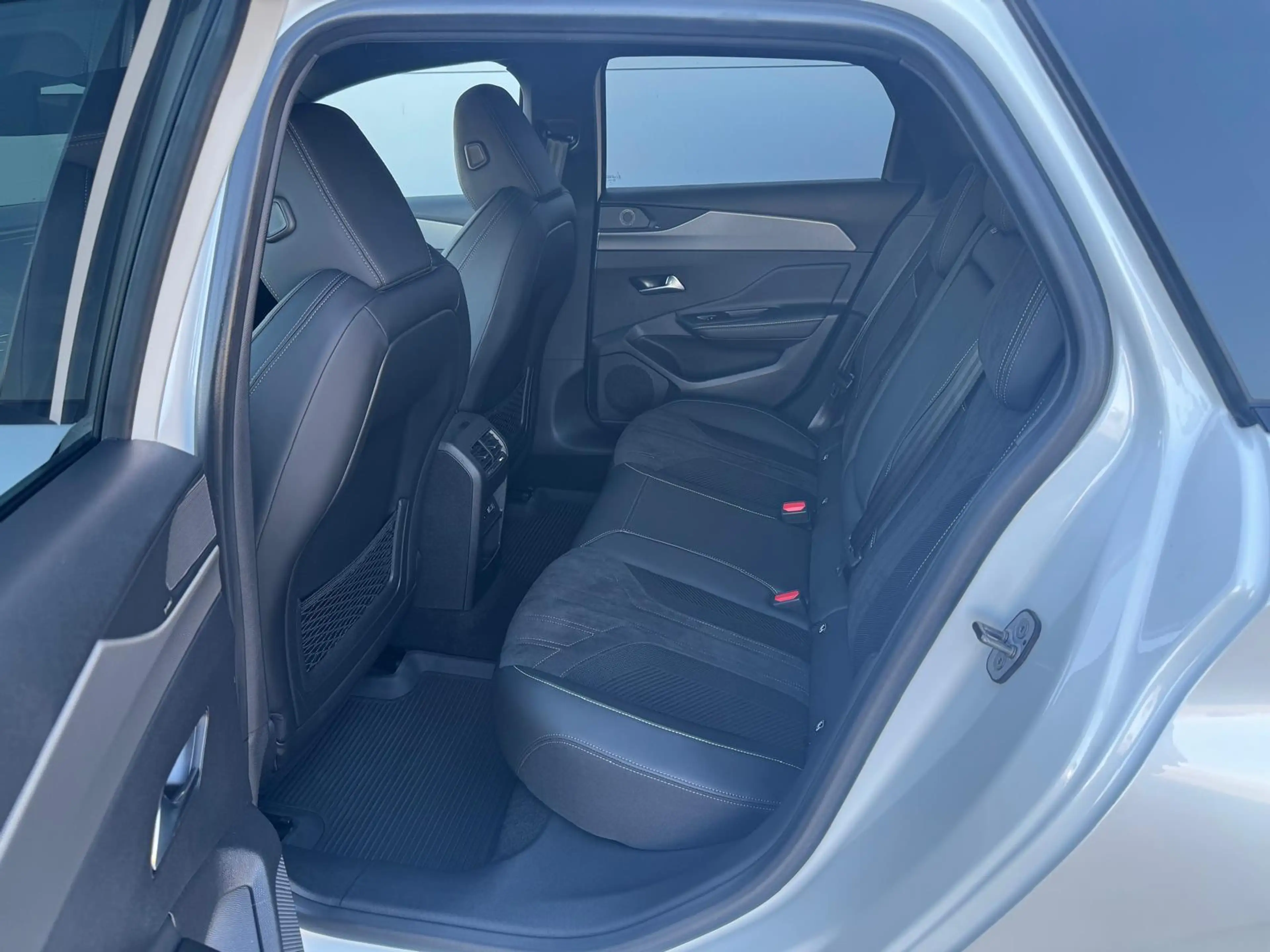 Peugeot 308 308 1.2 PureTech 130 SW GT Pack **GARANTIE** — photo 14