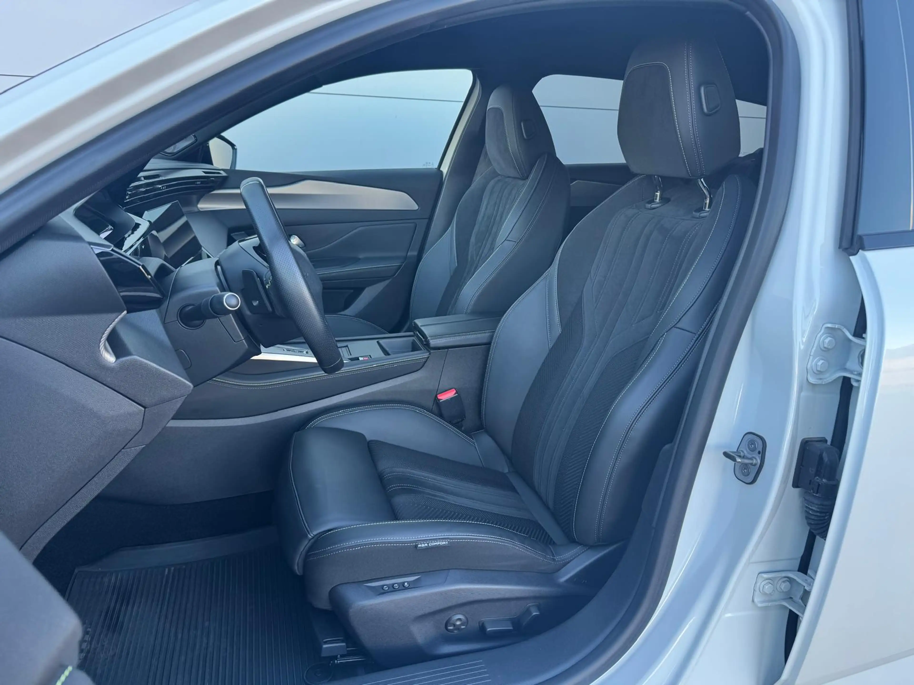 Peugeot 308 308 1.2 PureTech 130 SW GT Pack **GARANTIE** — photo 9