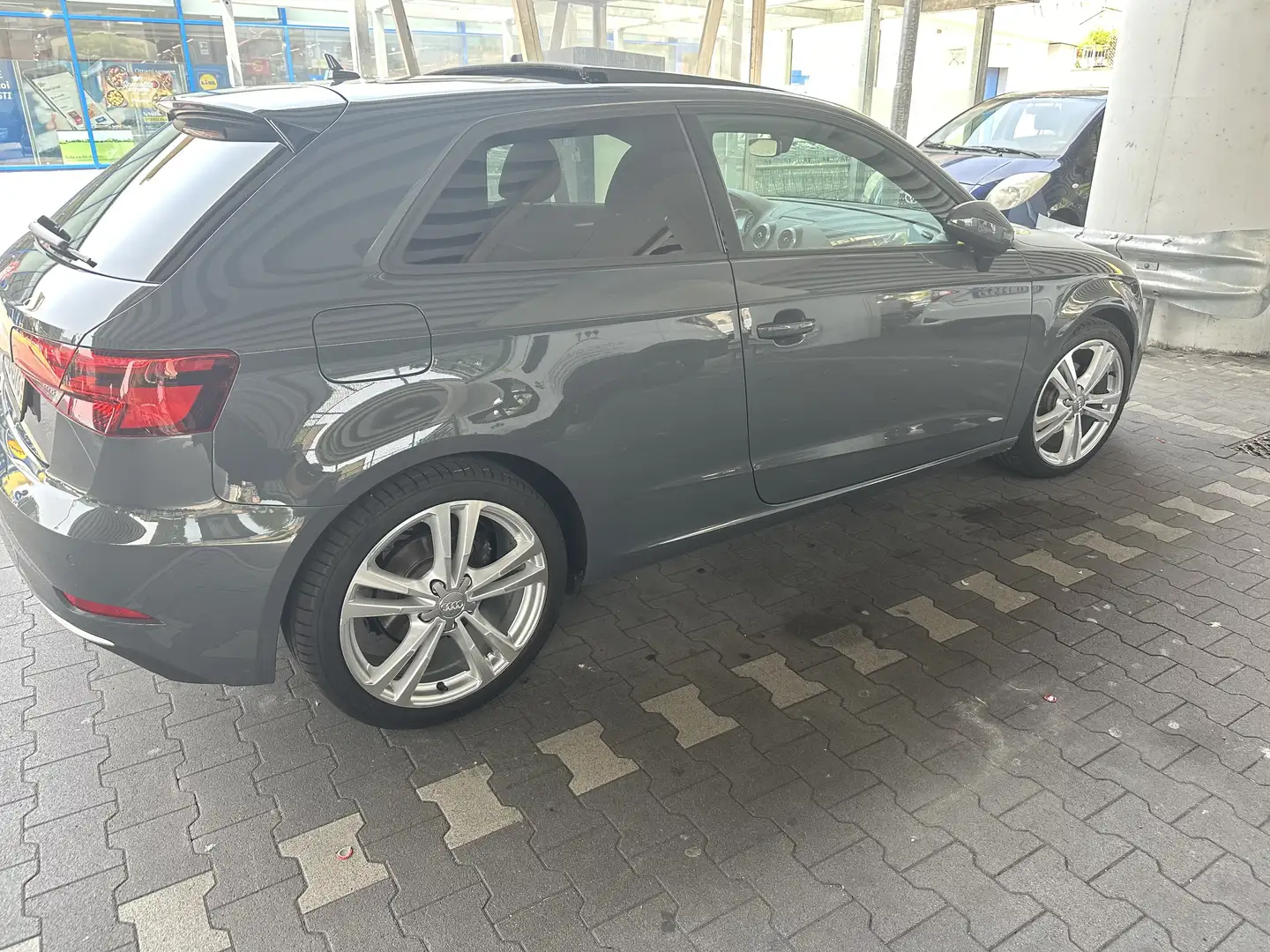 Audi A3 1000 TFSI  SPORT 3 Porte Grigio - 2