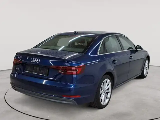 Audi A4 view 4