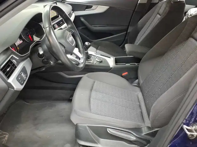 Audi A4 view 7