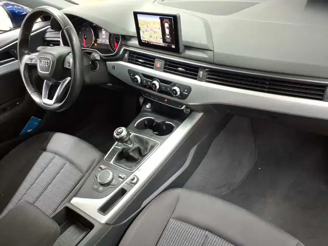 Audi A4 view 9