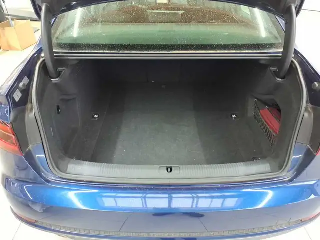 Audi A4 view 15