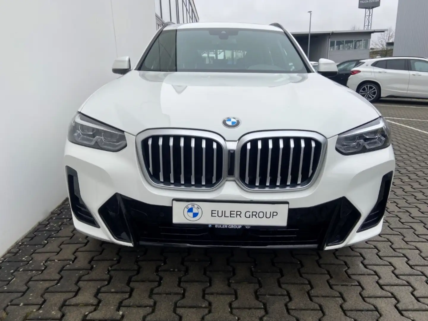BMW X3 xDrive 20i LkHZ Pano LED ACC HiFi Parkass Weiß - 2