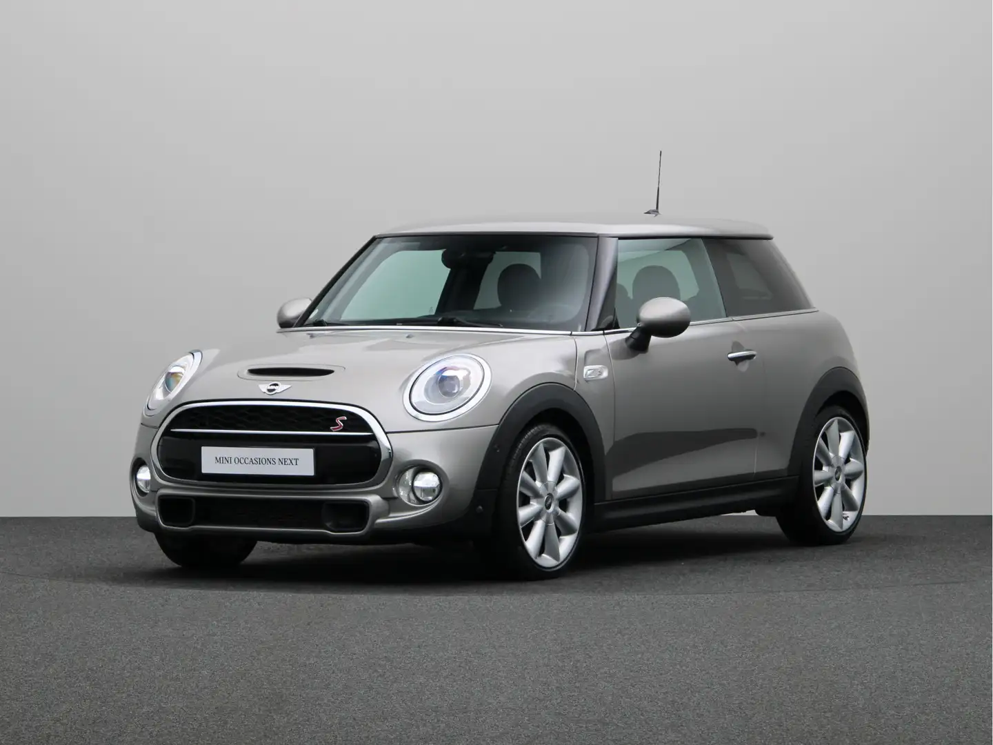 MINI Cooper S 3-deurs 2.0 Chili Serious Business | Achteruitrijc Zilver - 1