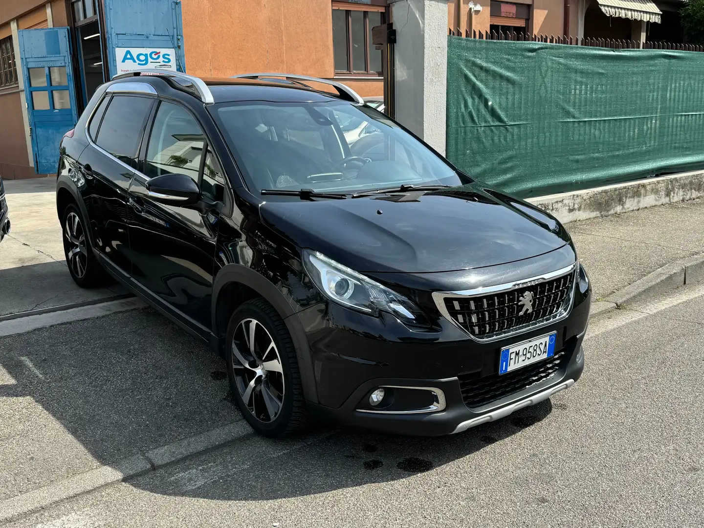 Peugeot 2008 1.2*BLACK MATT*BENZINA*EURO6* Schwarz - 1