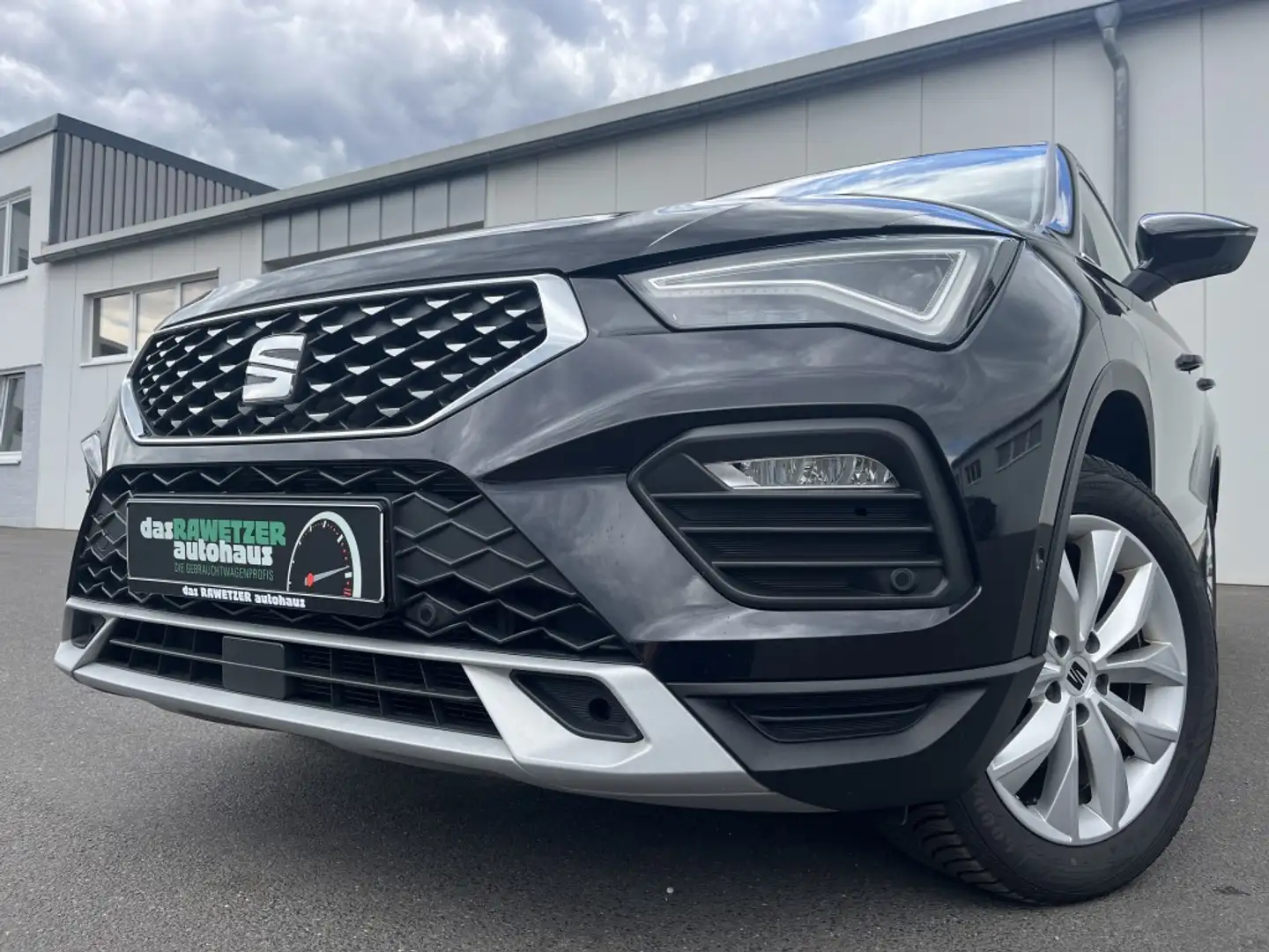 SEAT Ateca 1.5 TSI DSG X-PERIENCE 181€ m. 20% Anzahlung AHK Schwarz - 1