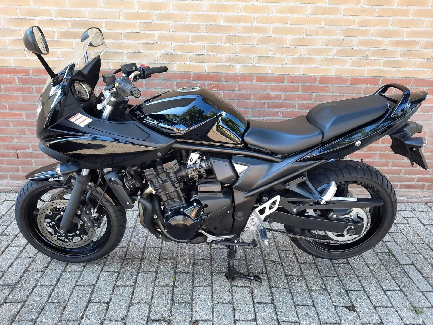 Suzuki Bandit 650 Suzuki Bandit 650 SA ABS Zwart - 2