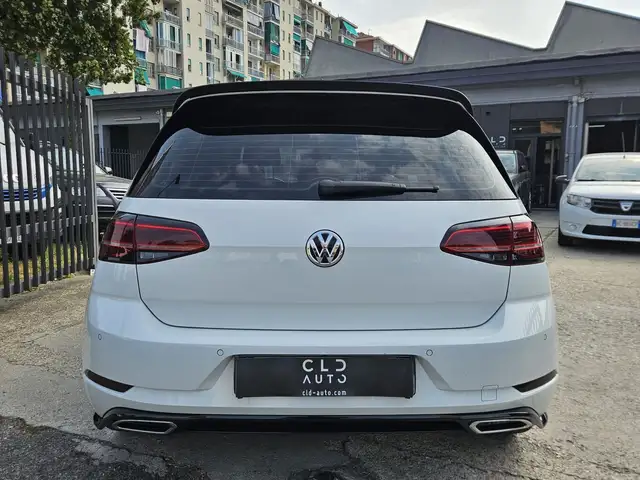 Volkswagen Golf view 5