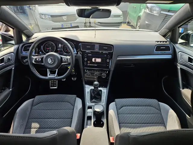 Volkswagen Golf view 10