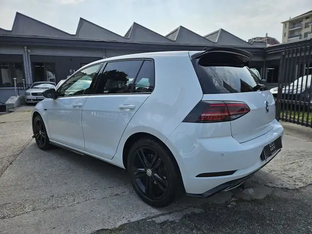 Volkswagen Golf view 6