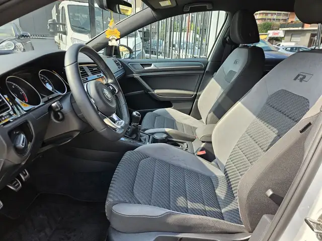 Volkswagen Golf view 8