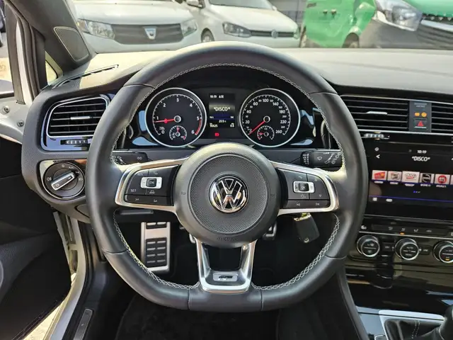 Volkswagen Golf view 13
