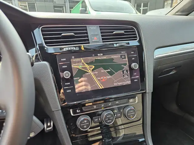 Volkswagen Golf view 14