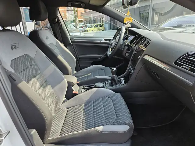 Volkswagen Golf view 11