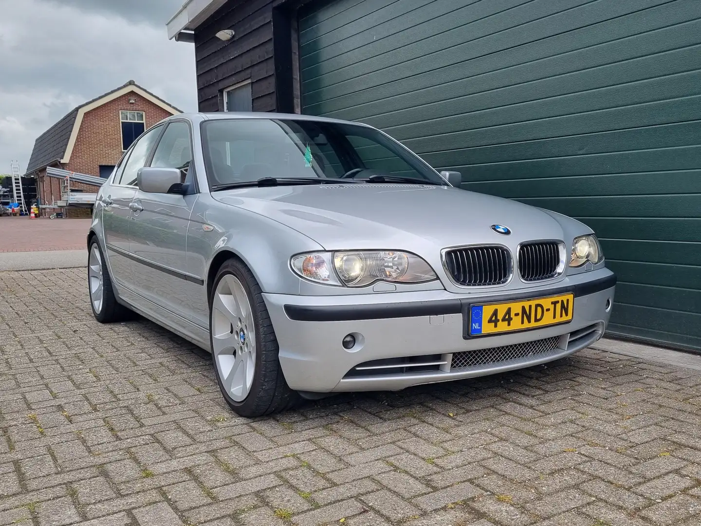 BMW 330 330 330i Special Exec. Zilver - 2