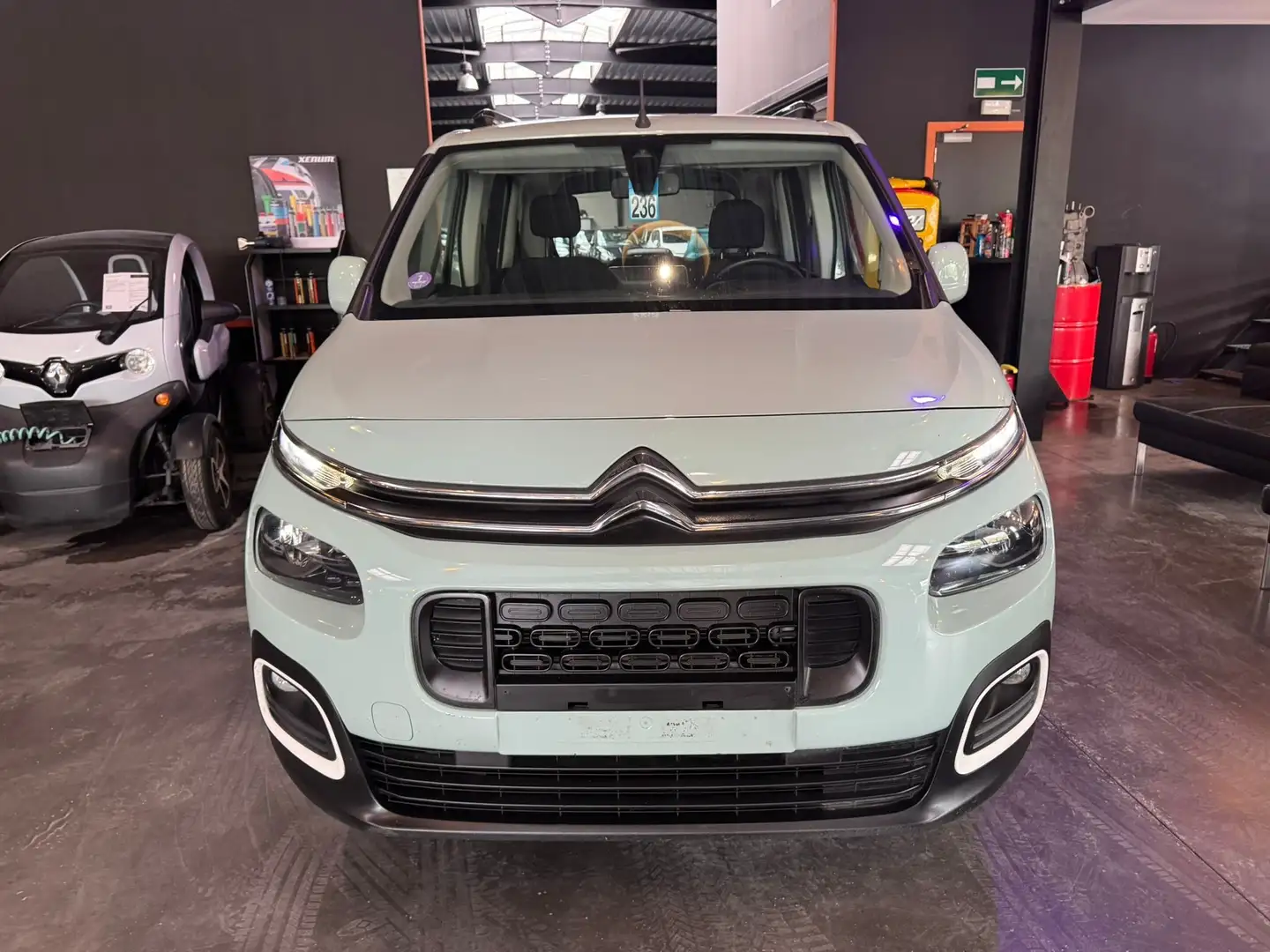 Citroen Berlingo 1.2 ESSENCE - A/C - MEDIA/TEL - LIM/REG - MANUEL Bleu - 2