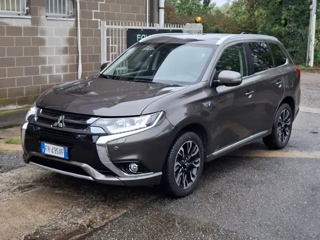 Mitsubishi Outlander III 2018 2.0 MIVEC P-Hev 224cv Diamond 4wd UNICO PROPRIETARIO - GARANZIA MEC PLUS+ 12 MESI