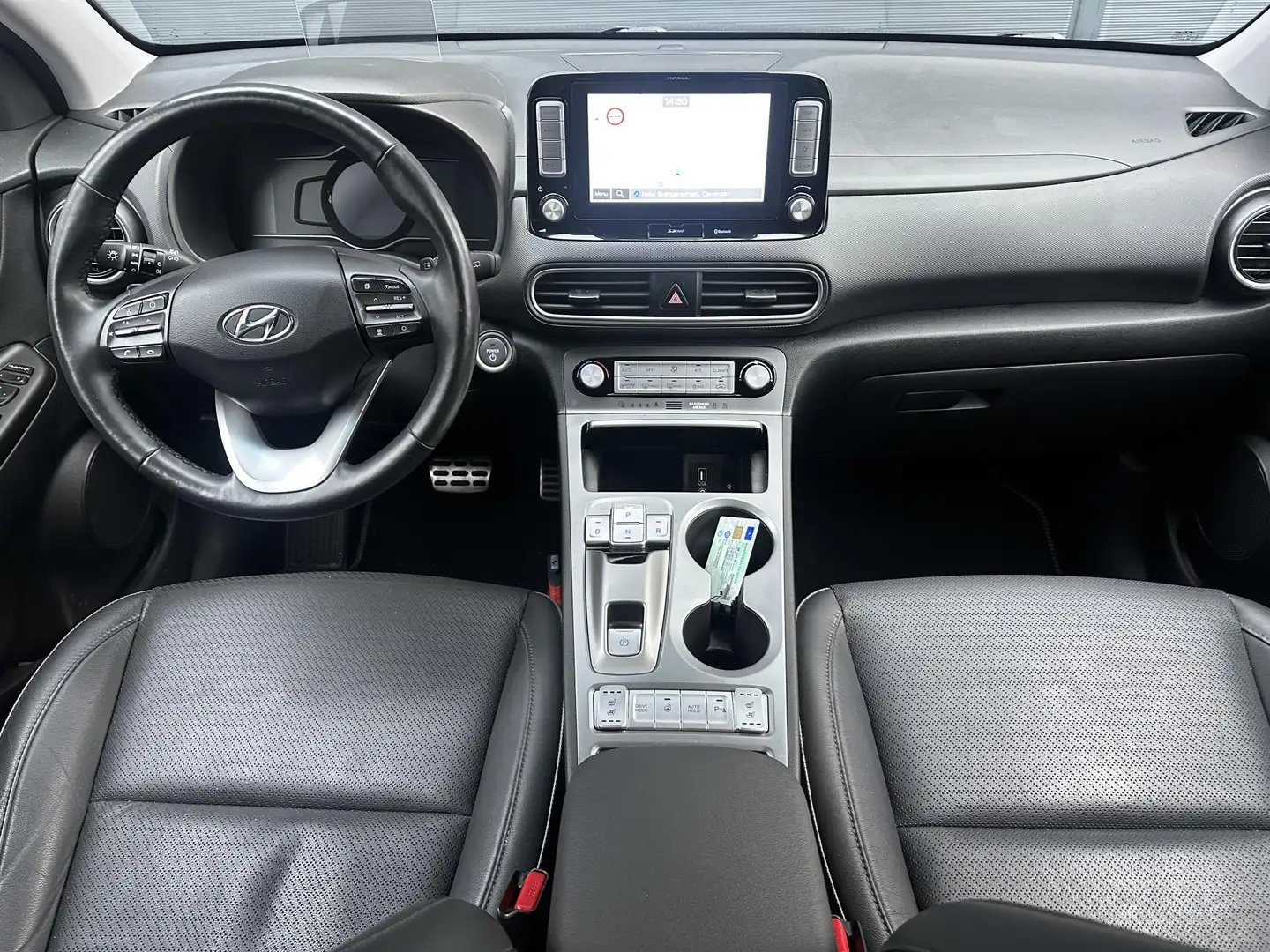 Hyundai KONA EV Premium 64 kWh BTW auto / 1e eigenaar / leder / Grijs - 2