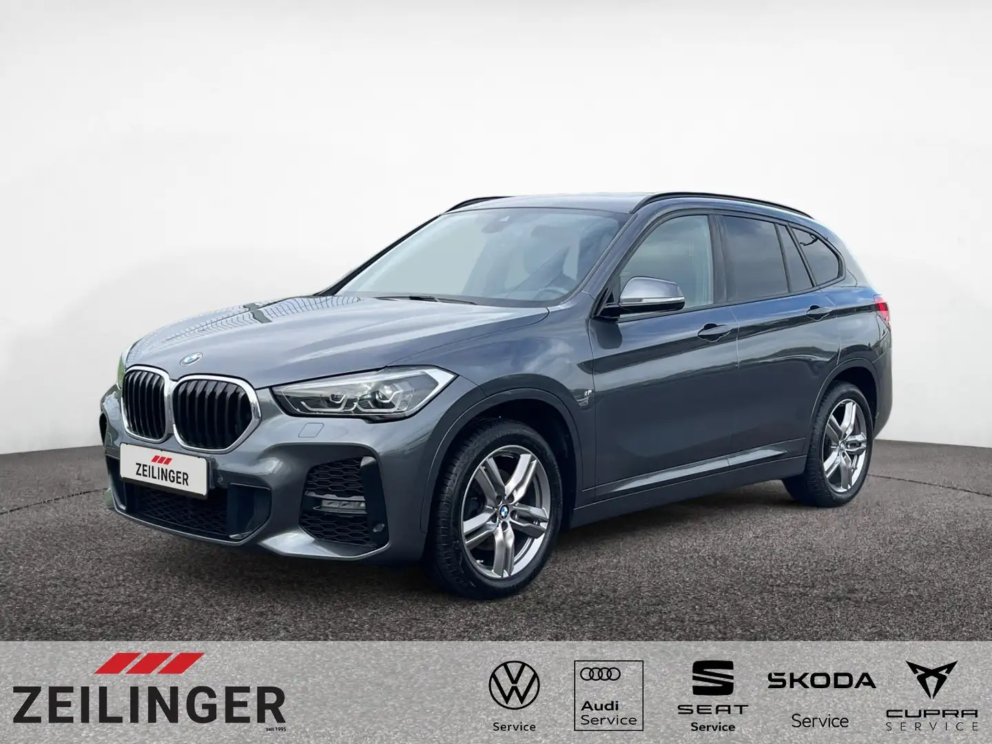 BMW X1 sDrive 18i AT M-Sport|NAVI|PANO|SHZ|KAM|TEMP Grau - 1