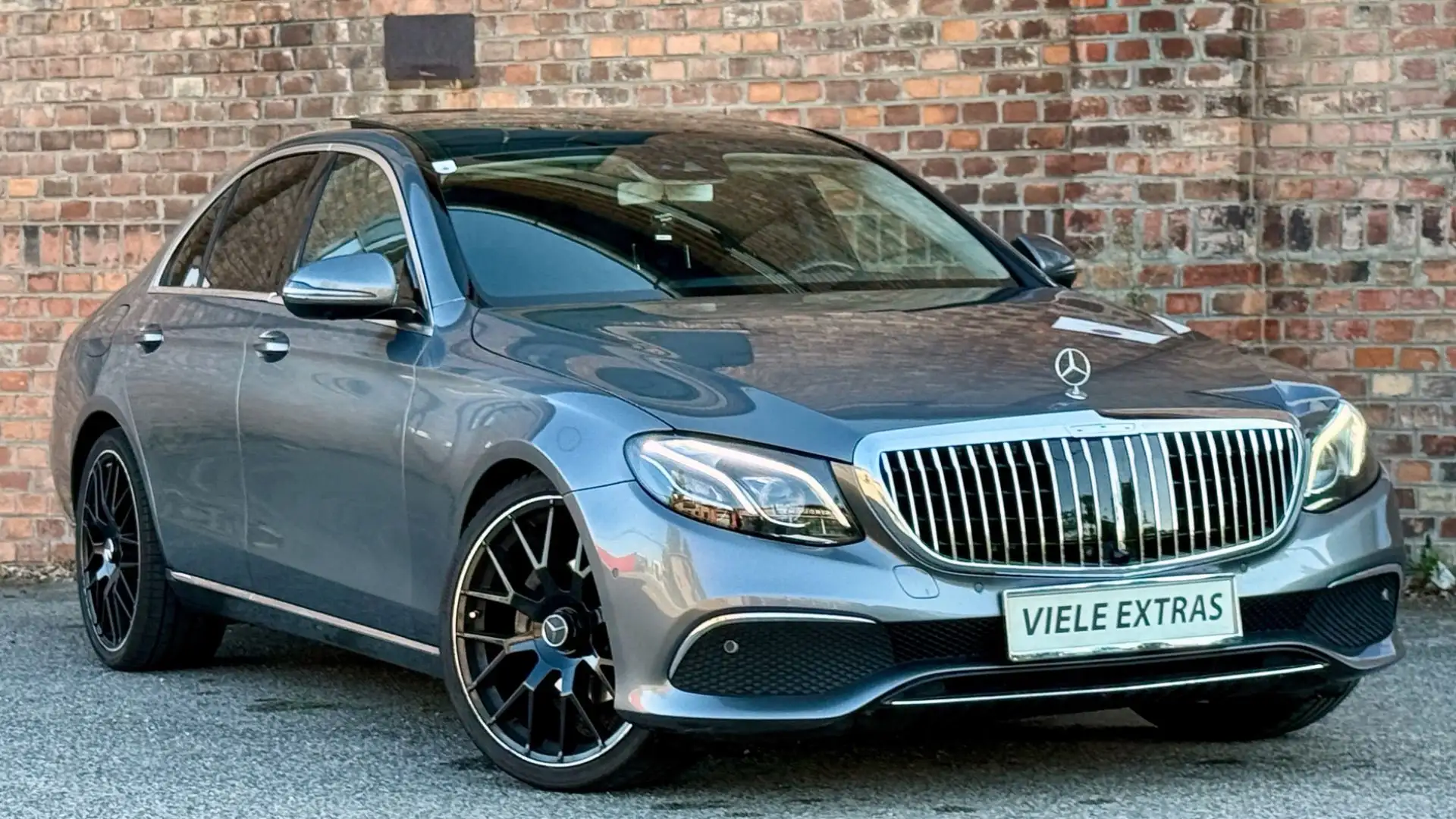 Mercedes-Benz E 220 d *Top-Ausstattung +Finanzierung möglich Pano Exc Grau - 2