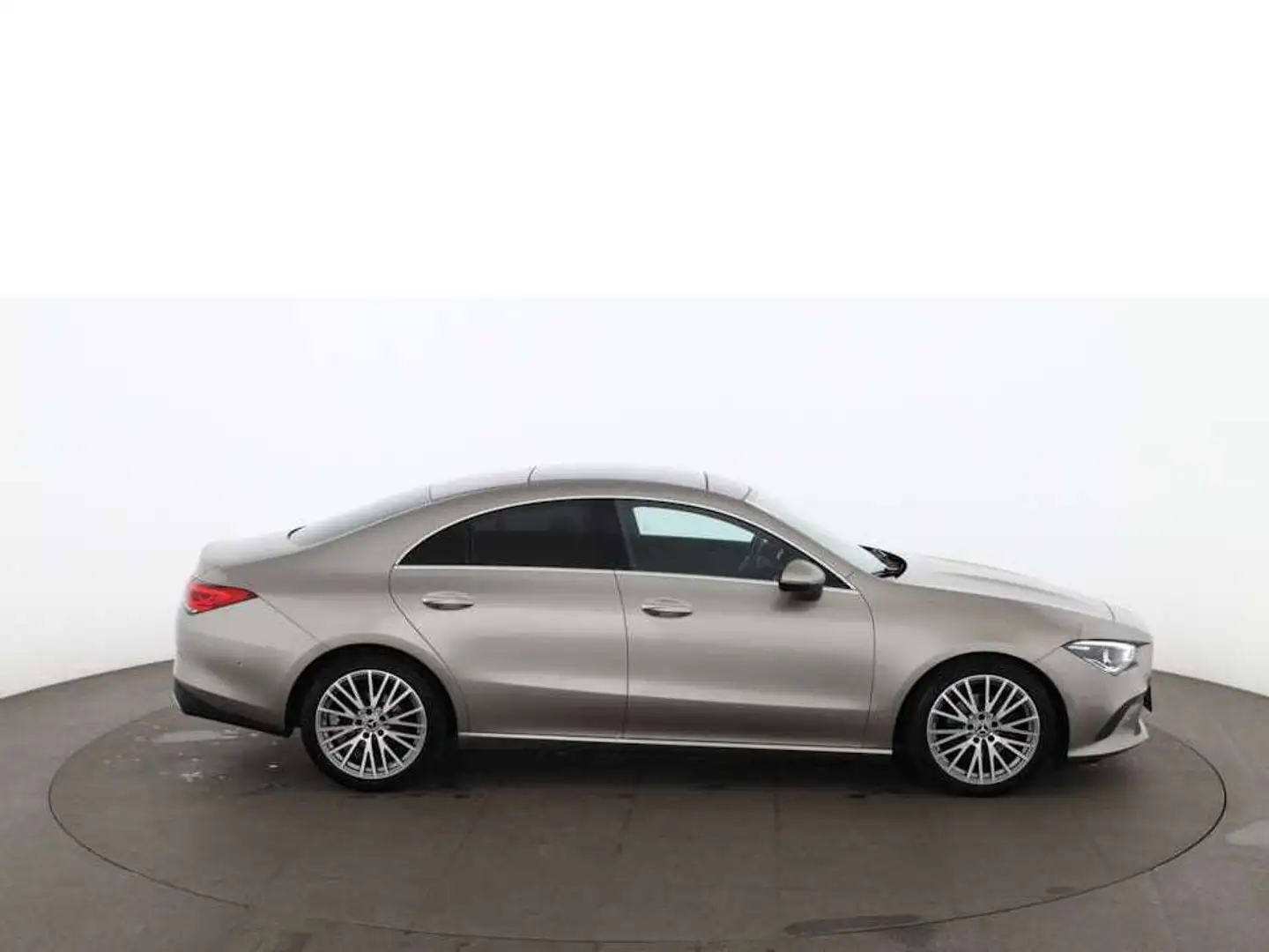 Mercedes-Benz CLA 180 d Progressive Aut LED SKY NAVI LEDER R-CAM Argintiu - 2