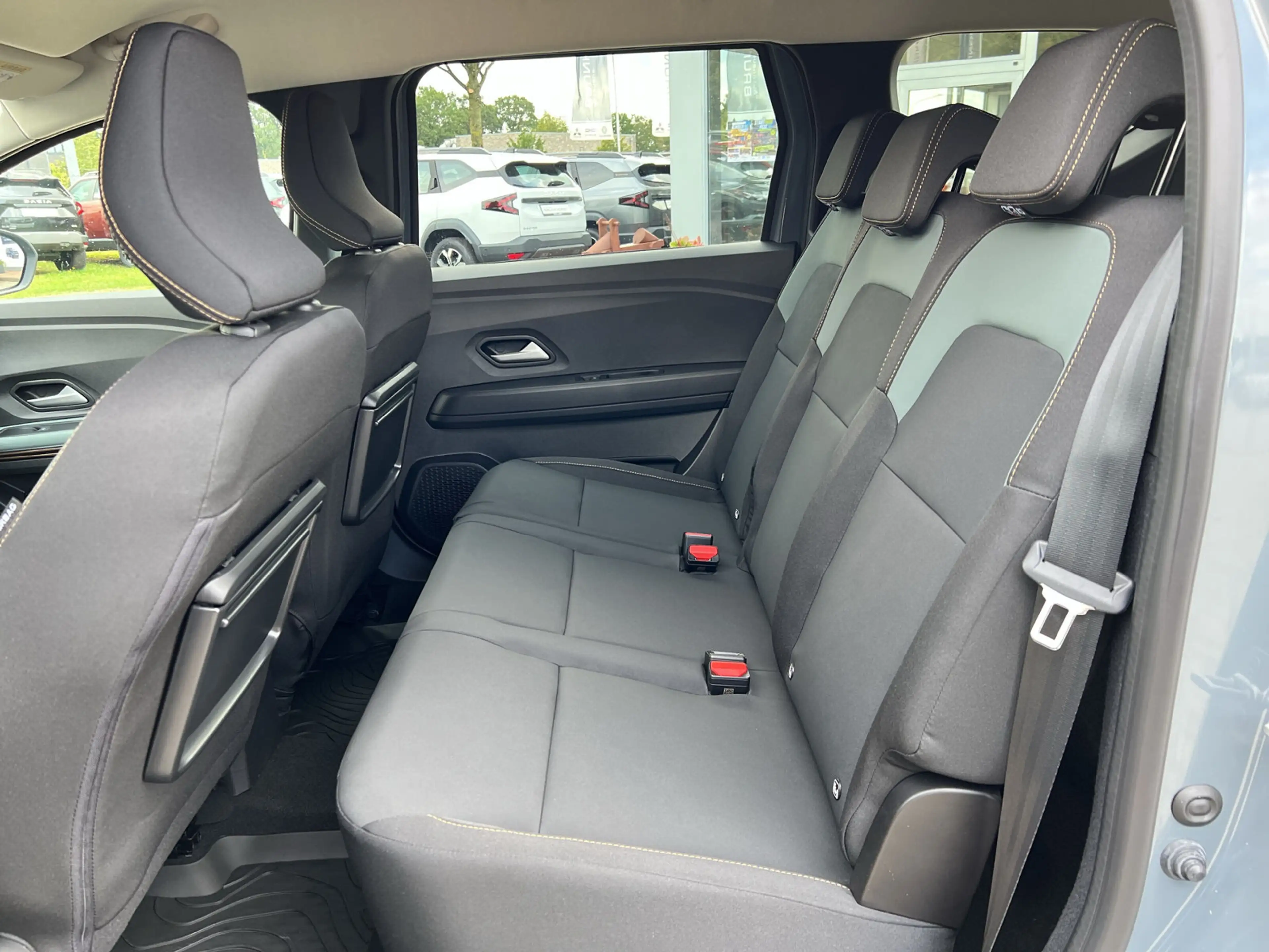 Dacia Jogger Full Hybrid 155 Extreme 5-S SHZ+RFK+LED — photo 10