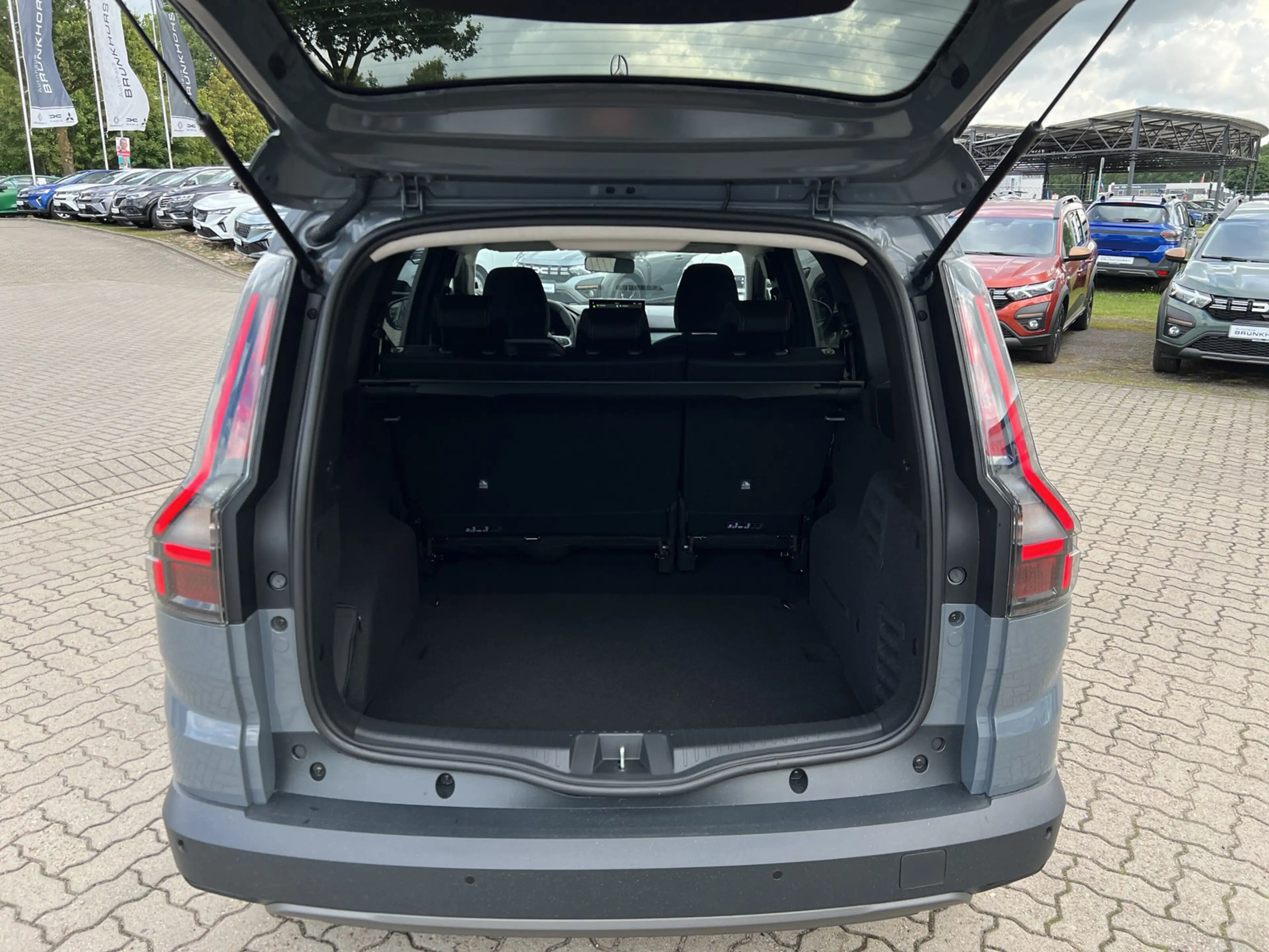 Dacia Jogger Full Hybrid 155 Extreme 5-S SHZ+RFK+LED — photo 15