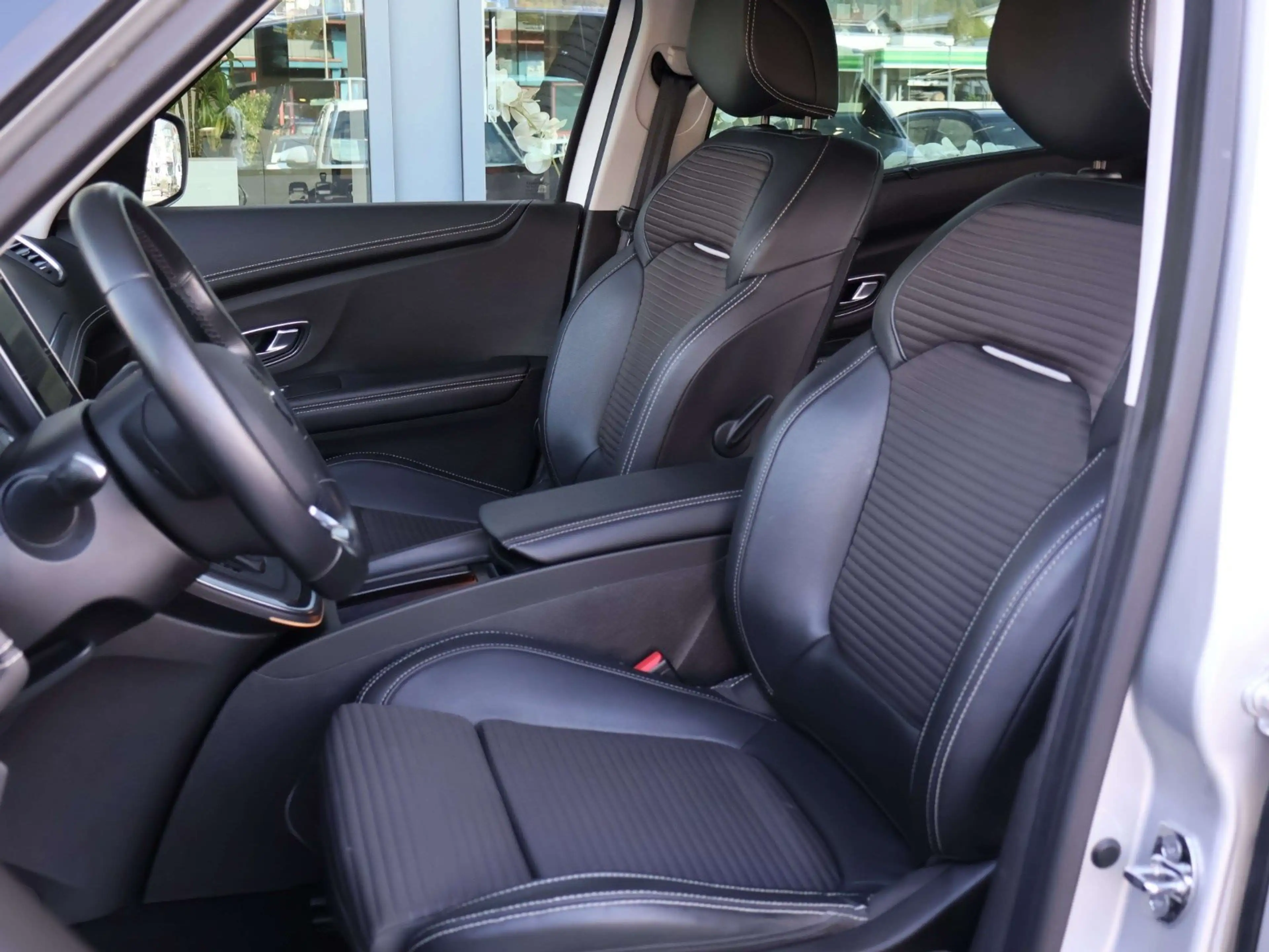 Renault Scenic TCe 140 EDC PF BOSE — photo 12