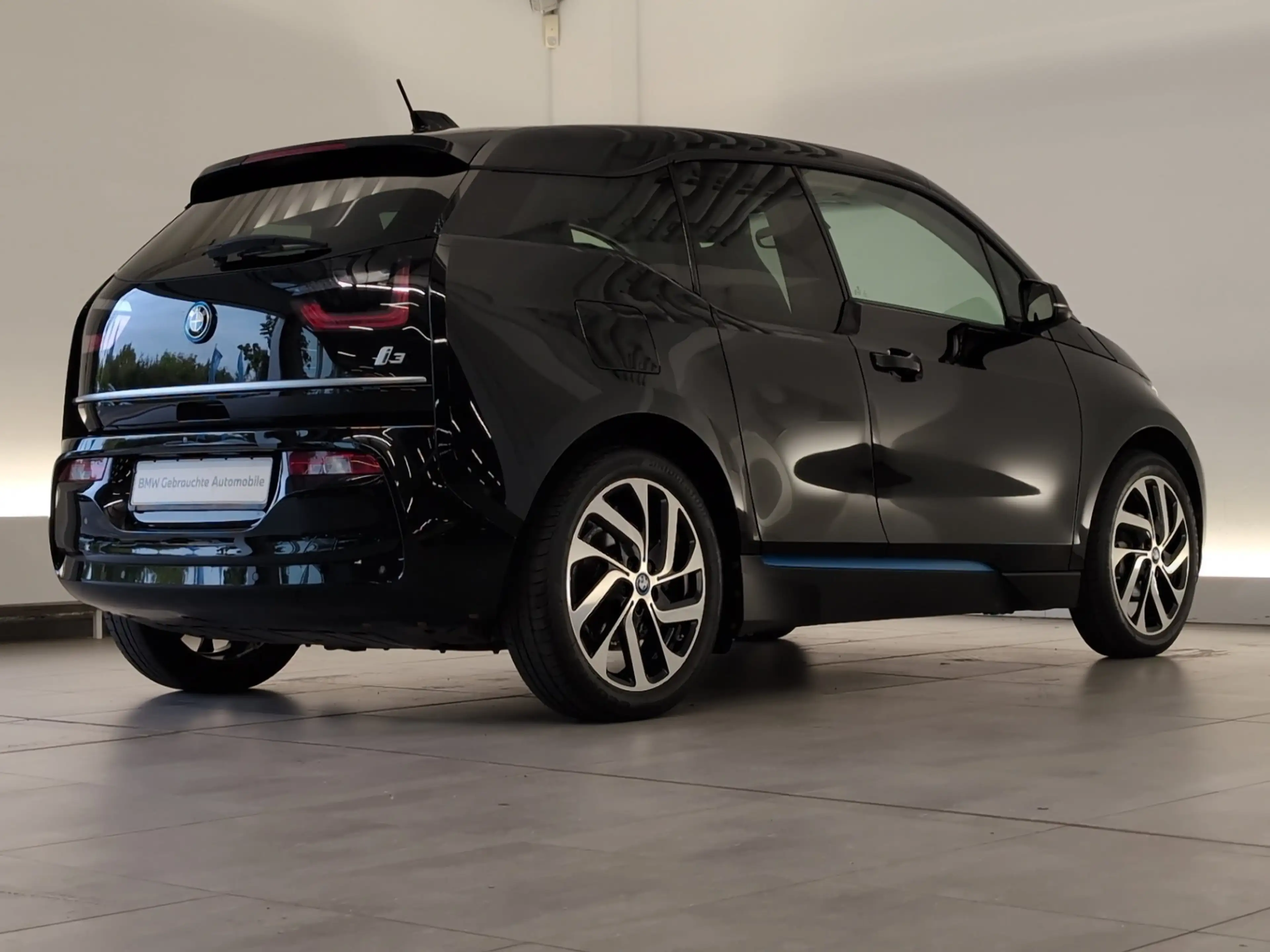 BMW i3 120Ah Navi/LED/RFK/PDCvo+hi/DAB/MFL/SHZ — photo 9