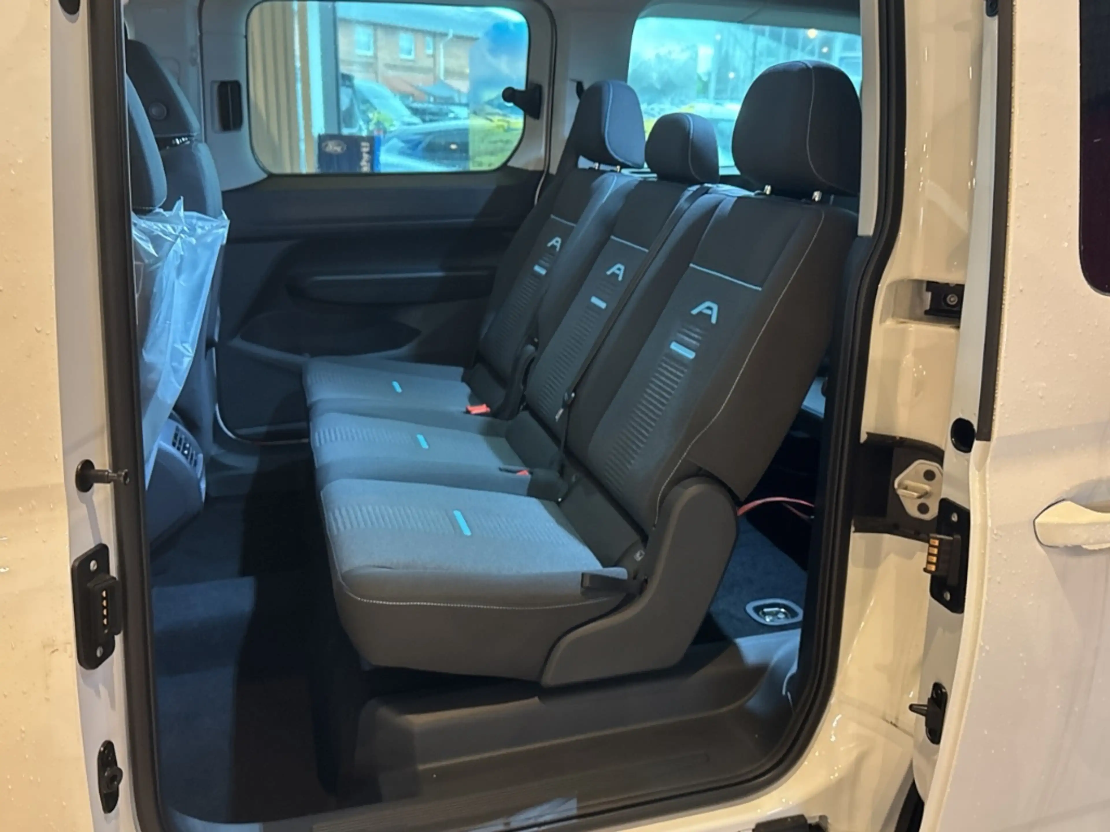 Ford Grand Tourneo ACTIVE NAVI / P-DACH / LED / ACC / PDC / KAMERA — photo 14