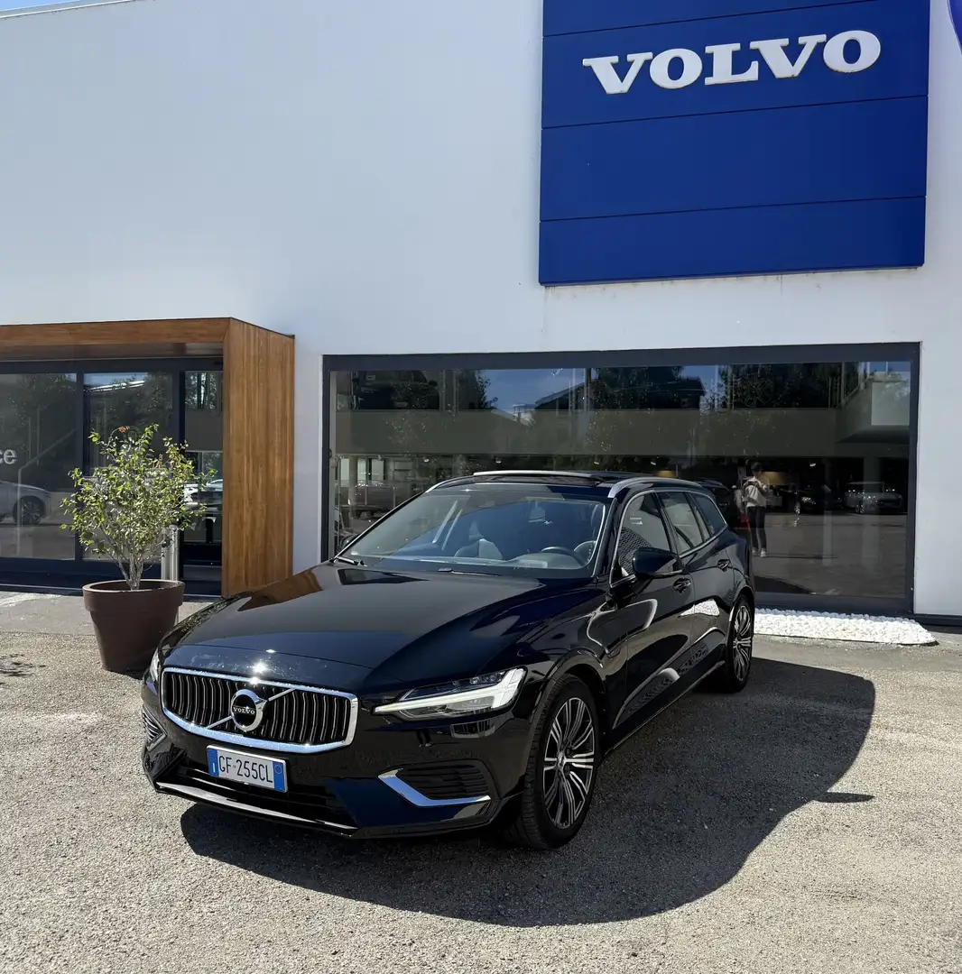 Volvo V60 V60 T6 Recharge AWD Plug-in Hybrid Inscription Ex Noir - 1