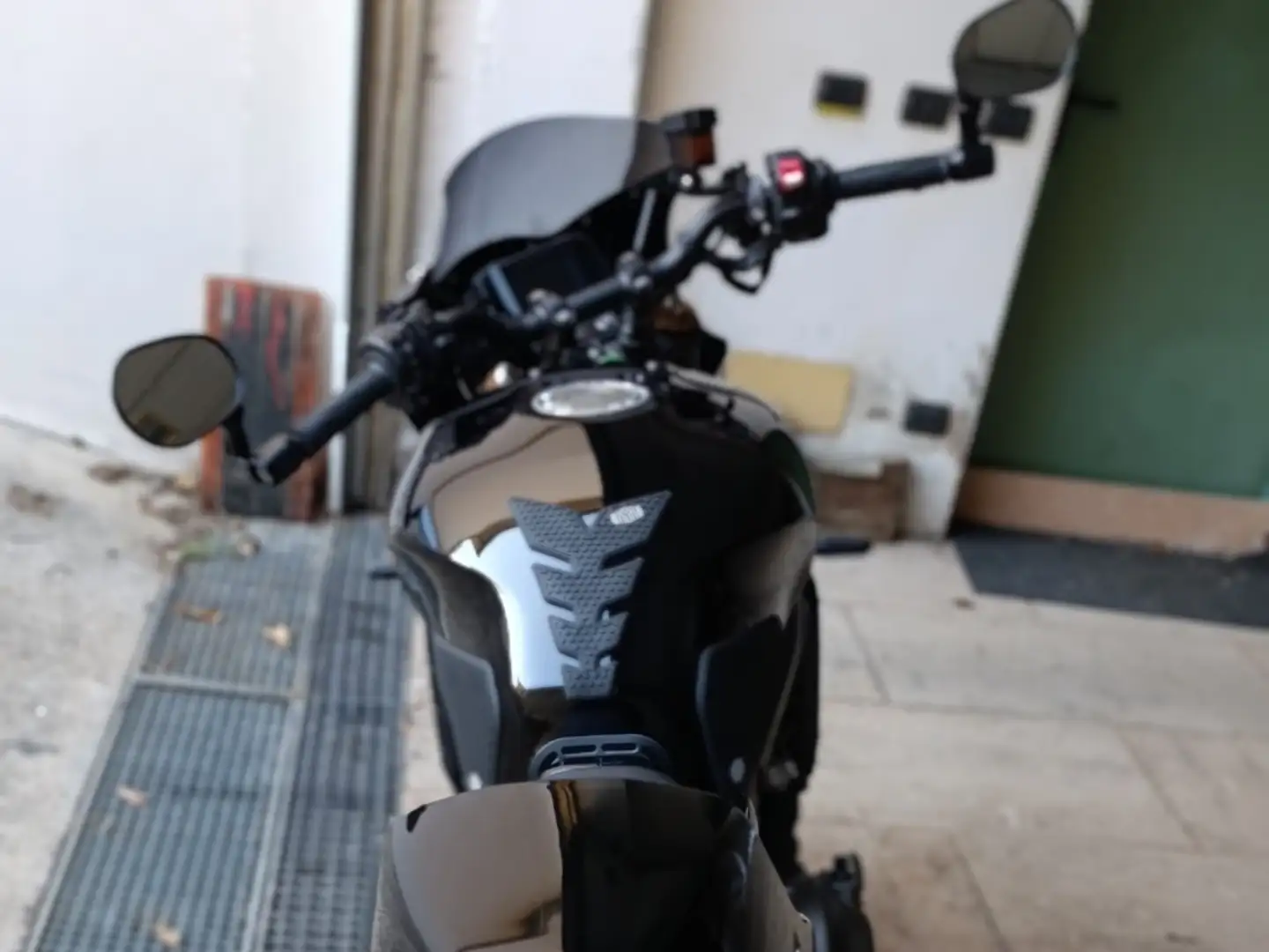 Yamaha XSR 900 Nero - 1
