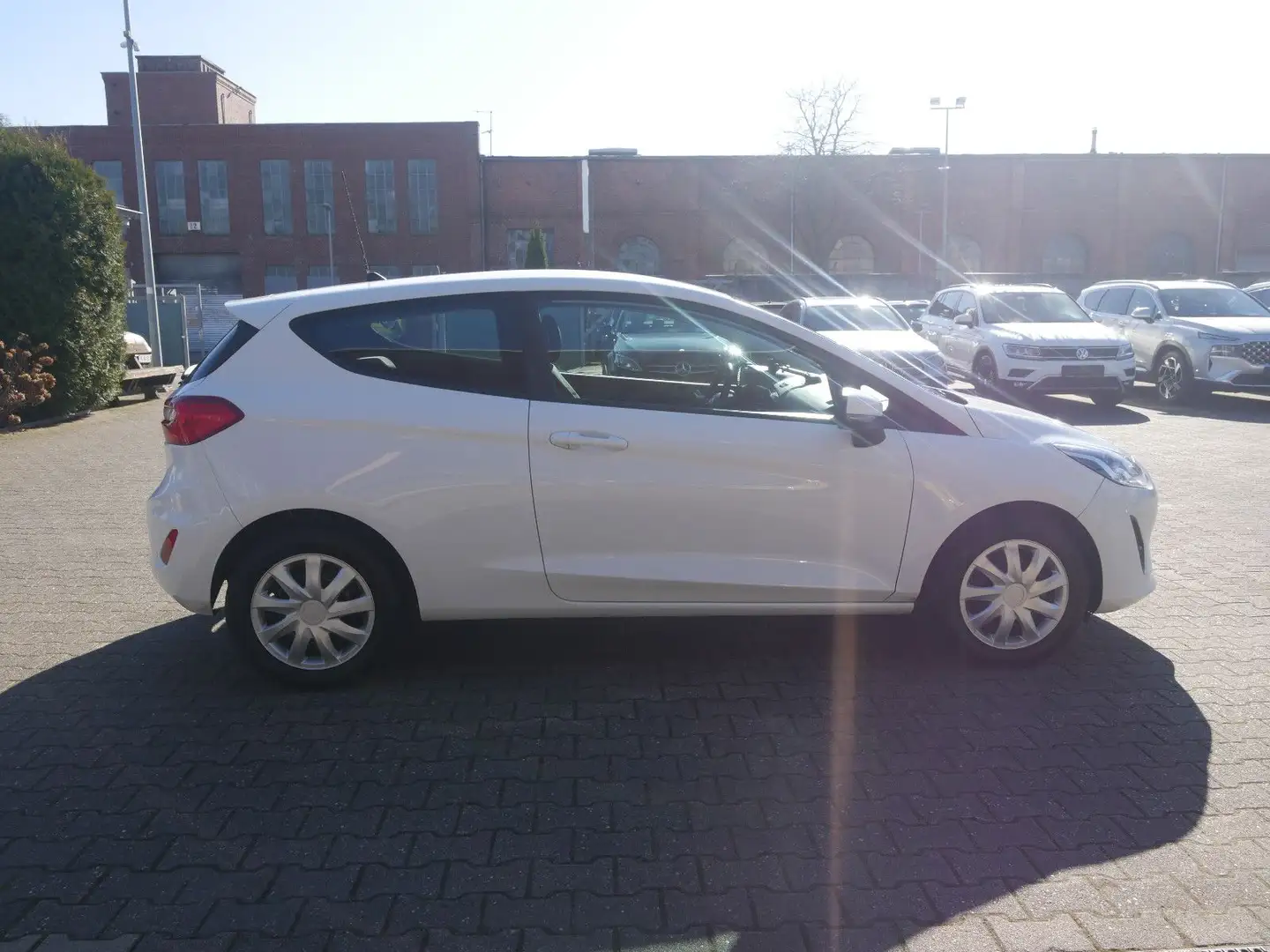 Ford Fiesta 1.5 TDCi Trend Start-Stopp Klima PDC Weiß - 2