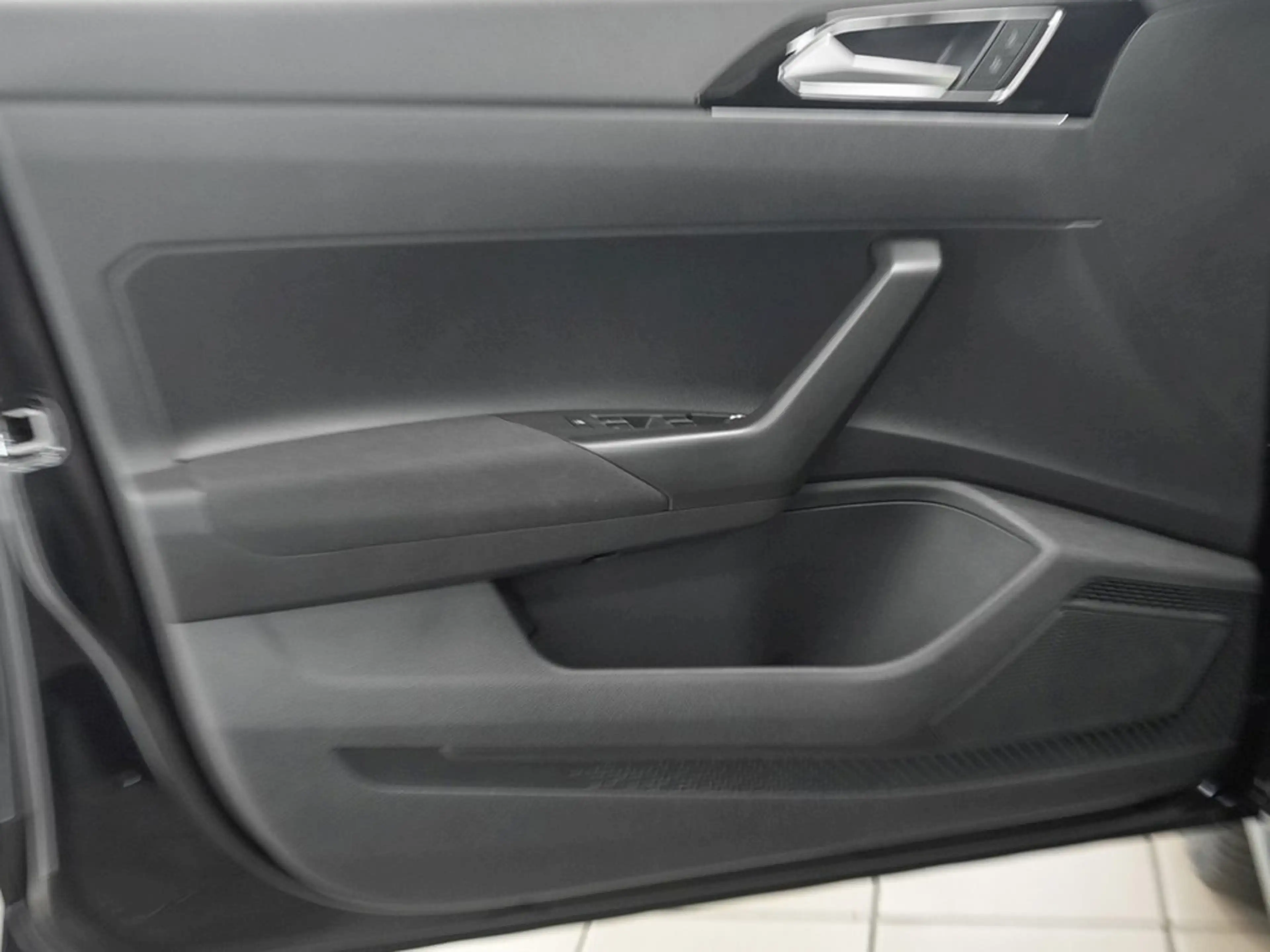 Volkswagen Polo Edition "50 Jahre" Style DSG Keyless, 17" — photo 15