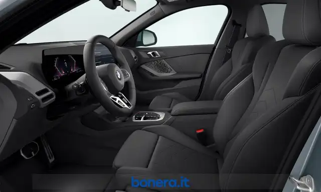 BMW 1 Series view 4