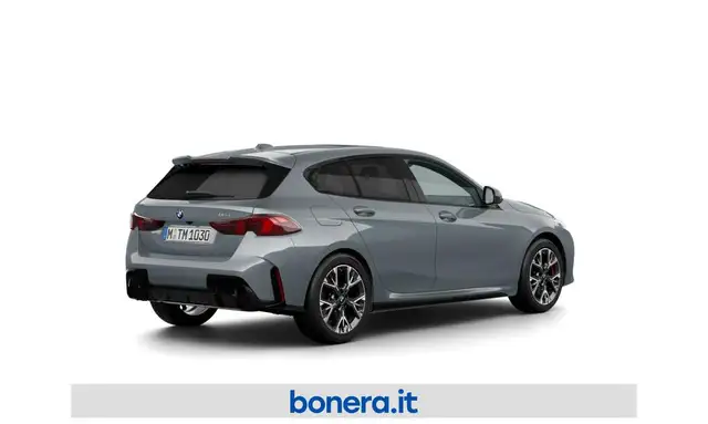 BMW 1 Series view 2
