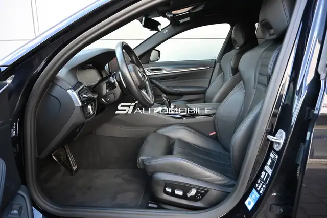 BMW 5 Series view 10