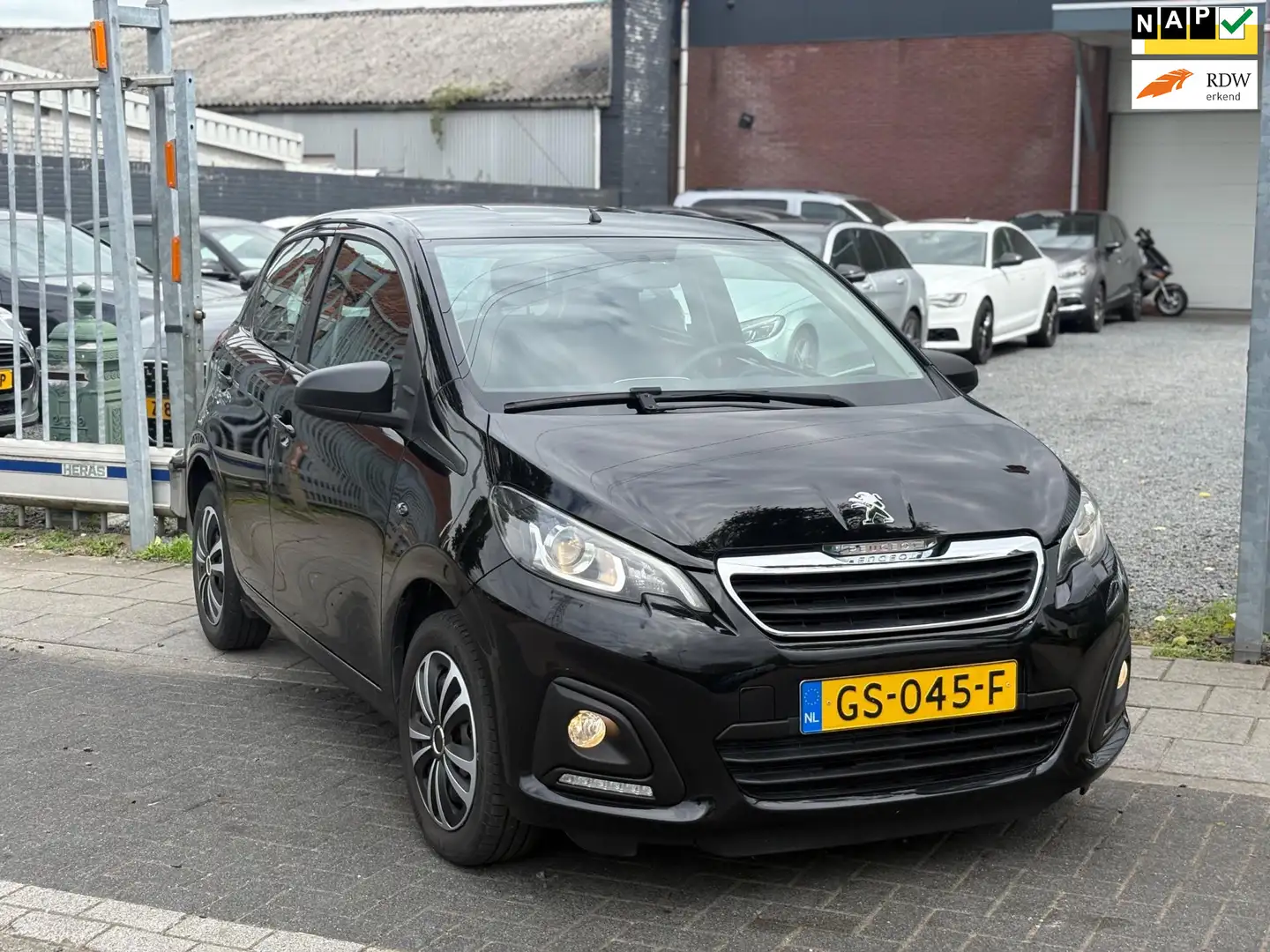 Peugeot 108 1.0 e-VTi Active| Airco | Trekhaak | Zwart - 1