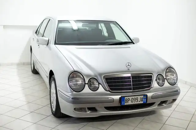 Mercedes-Benz E 260 ELEGANCE V6