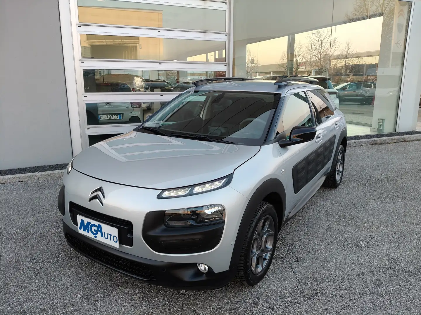 Citroen C4 Cactus C4 Cactus PureTech 82 Shine OK NEOPATENTATI Grigio - 1