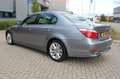 BMW 545 5-serie 545i V8 Yountimer plaatje van een auto Grijs - thumbnail 7