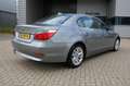 BMW 545 5-serie 545i V8 Yountimer plaatje van een auto Grijs - thumbnail 5