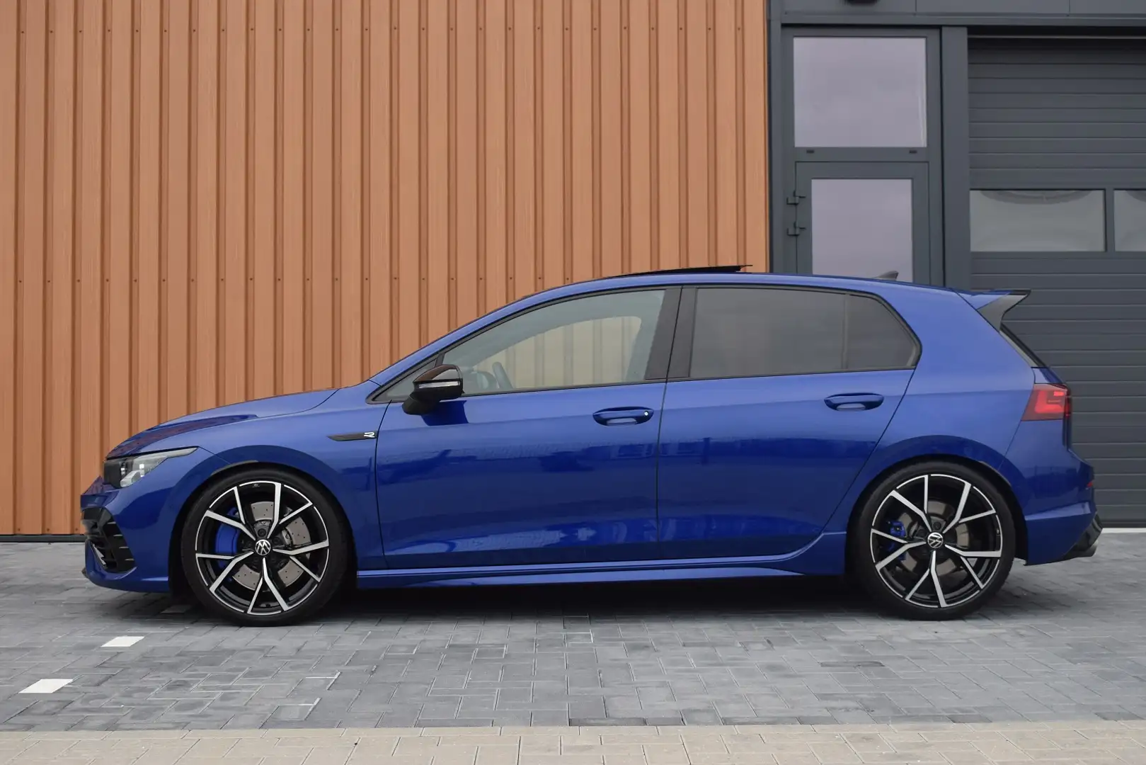 Volkswagen Golf R 2.0 TSI 320pk 4-Motion | Akra | DCC | Leer | Pano Blauw - 2